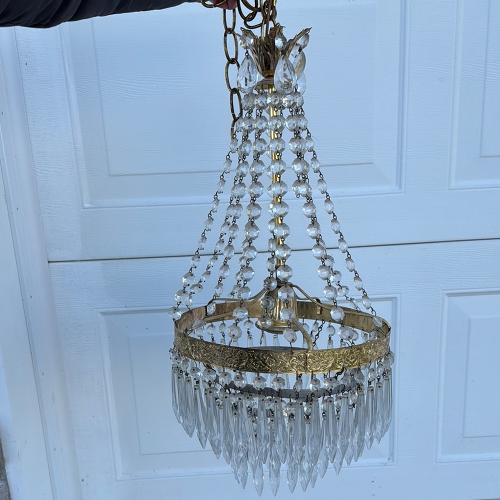 Elegant Gold and Crystal vintage Chandelier